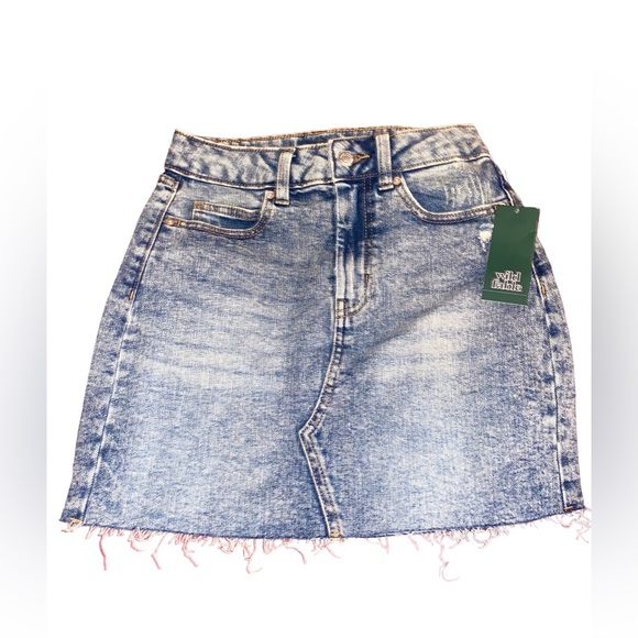 wild fable Women’s Vintage High Waist Distressed Denim Mini Skirt Raw Hem NEW - Picture 1 of 5